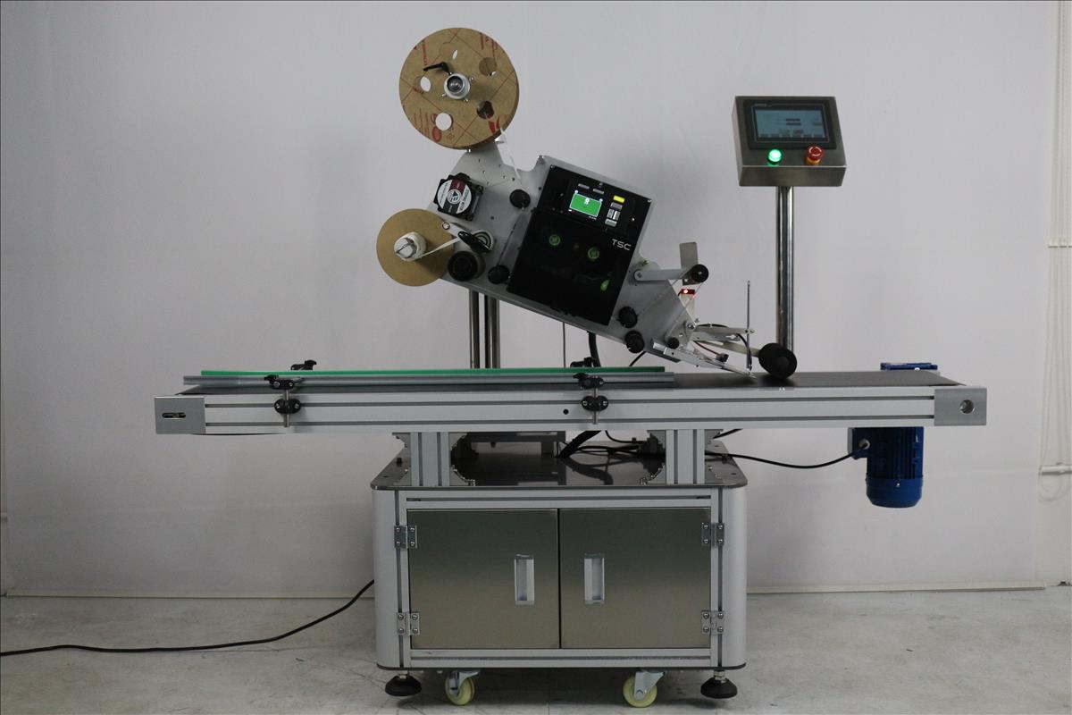 貼標(biāo)機(jī)出現(xiàn)翹標(biāo)都有哪些原因，貼標(biāo)機(jī)出現(xiàn)翹標(biāo)該如何解決？